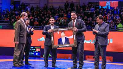 İran’da milli güreşçilere büyük sevgi