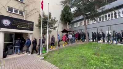 Bursa’da kaçak göçmen operasyonu: 35 göçmen yakalandı, 4 şüpheli gözaltına alındı
