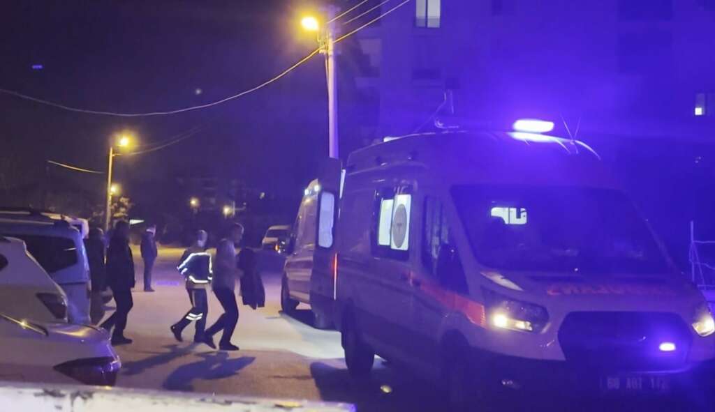 Komşuların gürültü kavgasında 2 kardeş tüfekle vuruldu Komşuların gürültü kavgasında 2 kardeş tüfekle vuruldu