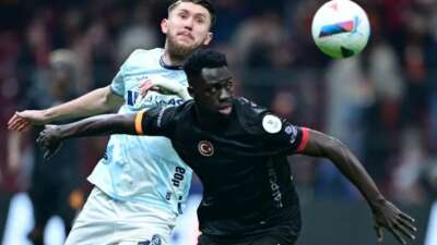 Galatasaray Adana Demirspor maçında penaltı pozisyonuna tepki! Adana Demirspor sahadan çekildi