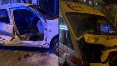 Hasta taşıyan ambulans ile otomobil çarpıştı: 8 yaralı