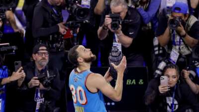Stephen Curry, MVP seçildi