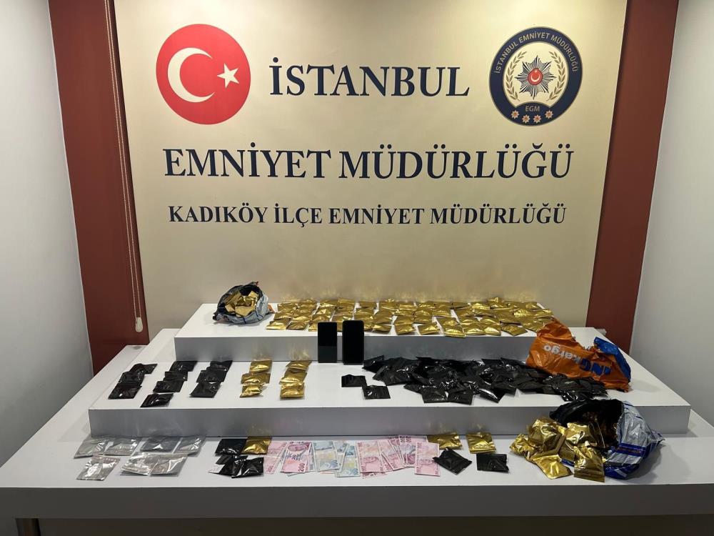 Komedyen Selin Dilmaç ‘uyuşturucu ticareti’ suçundan tutuklandı Komedyen Selin Dilmaç ‘uyuşturucu ticareti’ suçundan tutuklandı