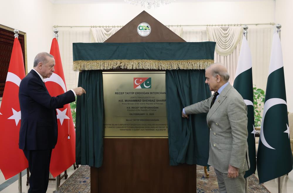 Pakistan’da bir kavşağa Cumhurbaşkanı Erdoğan’ın adı verildi Pakistan’da bir kavşağa Cumhurbaşkanı Erdoğan’ın adı verildi