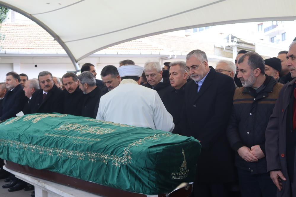 Bakan Işıkhan’ın ablası son yolculuğuna uğurlandı