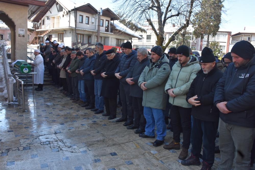 Tamir etmek istediği tırın altında kalmıştı: Son yolculuğuna uğurlandı Tamir etmek istediği tırın altında kalmıştı: Son yolculuğuna uğurlandı