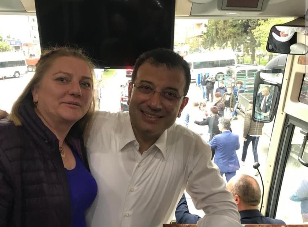 Rize’de belediye başkan yardımcısı ve CHP İlçe Kadın Kolları Başkanına silahlı saldırı Rize’de belediye başkan yardımcısı ve CHP İlçe Kadın Kolları Başkanına silahlı saldırı