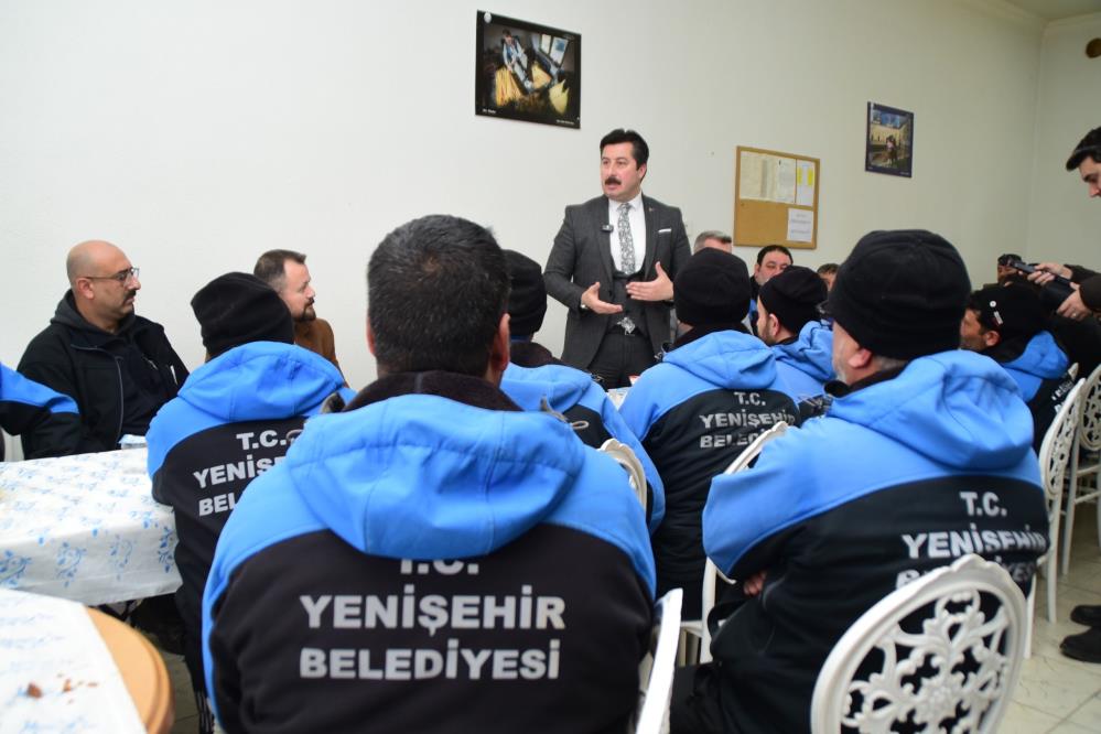 Başkan Ercan Özel, temizlik işçileriyle bir araya geldi