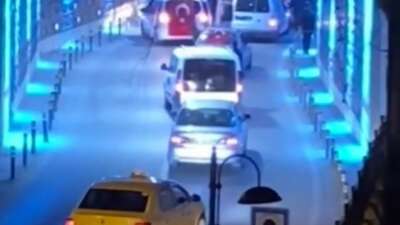 Cezalara rağmen durmuyorlar! Bursa’da yolu kapatıp eğlendiler!