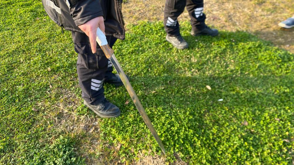 Bursa’da kavgayı ayıran güvenlik görevlisi döner bıçağıyla yaralandı Bursa’da kavgayı ayıran güvenlik görevlisi döner bıçağıyla yaralandı