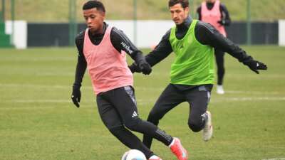 Beşiktaş’ta Elan Ricardo, takımla ilk antrenmanına çıktı