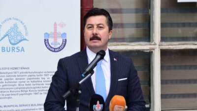 Başkan Özel işçinin yüzünü rekor ücretle güldürdü