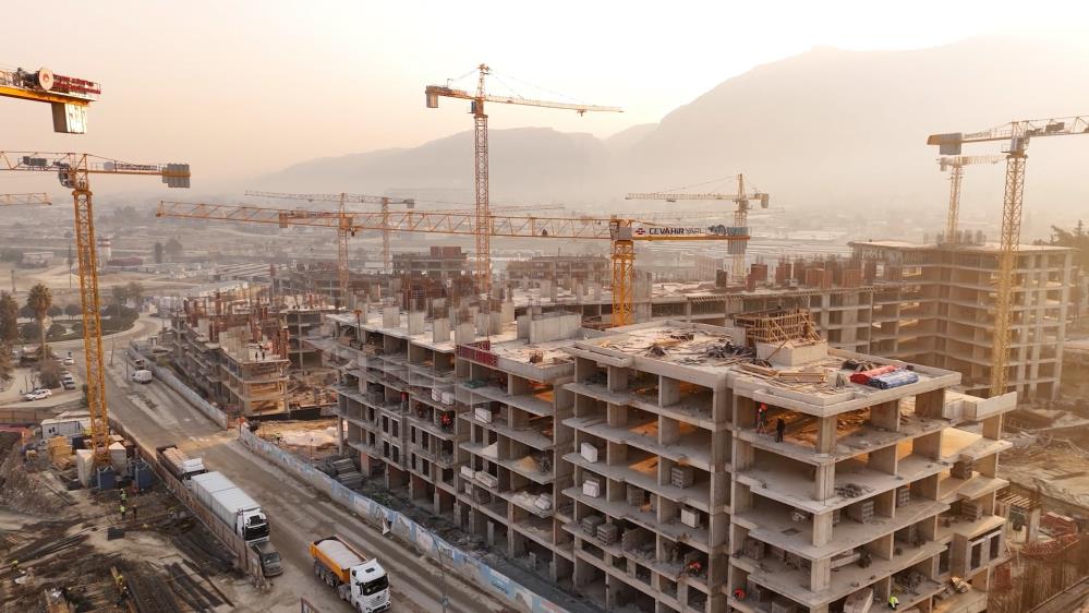 Bakan Kurum: Asrın inşasına 7/24 tam gaz devam Bakan Kurum: Asrın inşasına 7/24 tam gaz devam