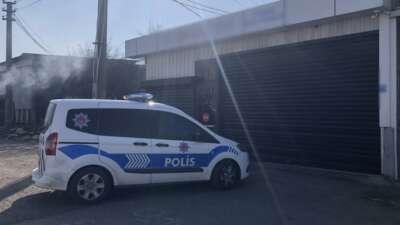 Tekirdağ’da yüzü maskeli şahıs iş yerine kurşun yağdırdı