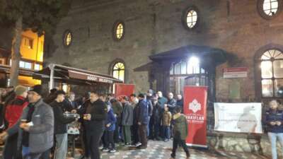 Vakıflar Bursa Bölge Müdürlüğü’nden salep ve kandil simidi ikramı