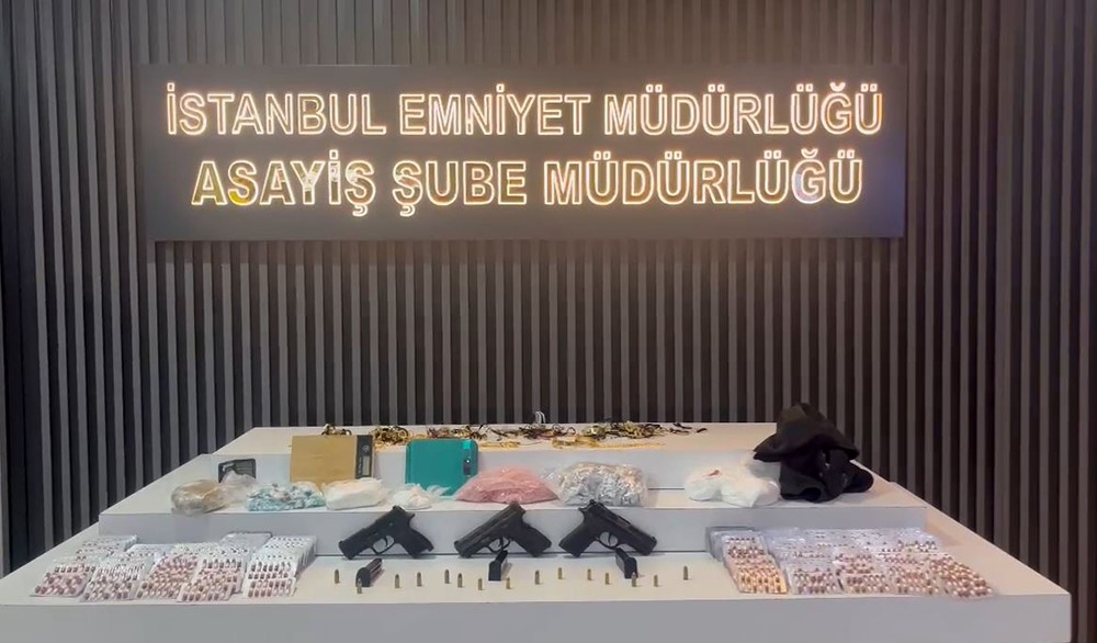 Kuyumcu soyan şahıslara yapılan baskında evden uyuşturucu çıktı Kuyumcu soyan şahıslara yapılan baskında evden uyuşturucu çıktı