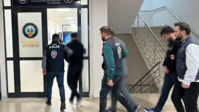 Bungalov ev kiralama vaadiyle yaklaşık 2 milyon TL’lik vurgun yaptılar