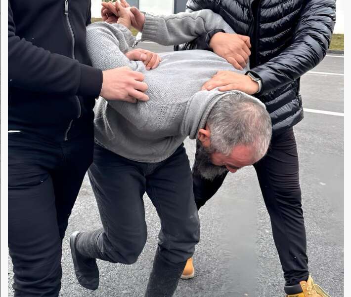 Cumhurbaşkanı Erdoğan’a hakaret eden şahıs Suriye’de yakalandı Cumhurbaşkanı Erdoğan’a hakaret eden şahıs Suriye’de yakalandı