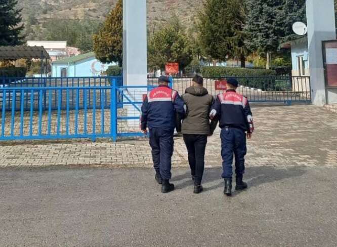 Nafaka yükümlülüğüne yerine getiremedi, tutuklandı Nafaka yükümlülüğüne yerine getiremedi, tutuklandı