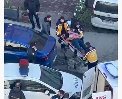 Rehine krizi devam ediyor: 1 kişi silahla vuruldu Rehine krizi devam ediyor: 1 kişi silahla vuruldu