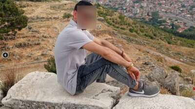 Öz babasını kıraathane önünde öldürdü