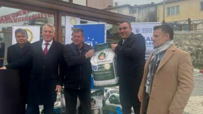 Bursa Büyükşehir’den çiftçiye tohum desteği