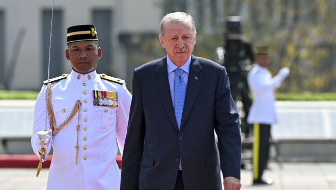 Erdoğan Malezya’da resmi törenle karşılandı Erdoğan Malezya’da resmi törenle karşılandı
