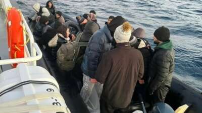Çanakkale’de 32 kaçak göçmen ile 2 organizatör yakalandı