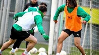 Bursasporlu futbolculara izin