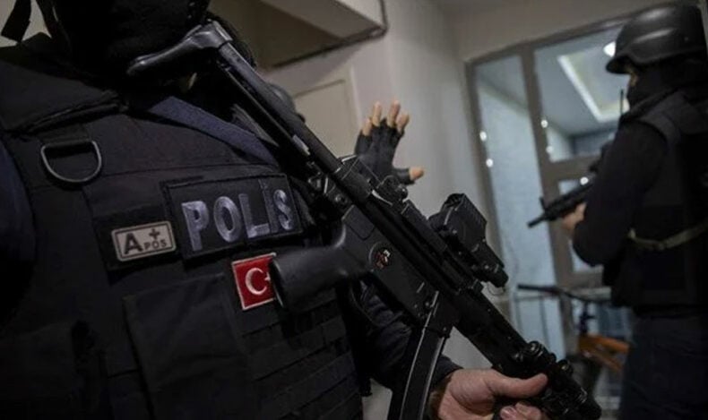 Yasa dışı silah imalatı yapan çeteye operasyon