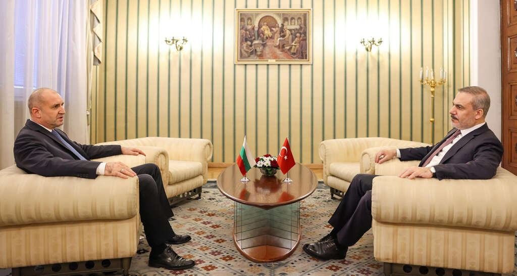 Dışişleri Bakanı Fidan, Bulgaristan Cumhurbaşkanı Radev ile görüştü Dışişleri Bakanı Fidan, Bulgaristan Cumhurbaşkanı Radev ile görüştü