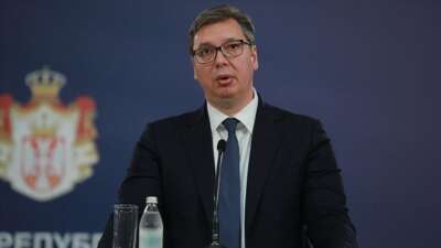 Vucic’in içinde bulunduğu aracın lastiği seyir halindeyken yerinden çıktı