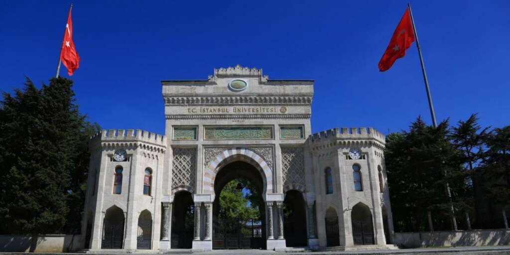 İstanbul Üniversitesi’nde 50 akademisyen açığa alındı