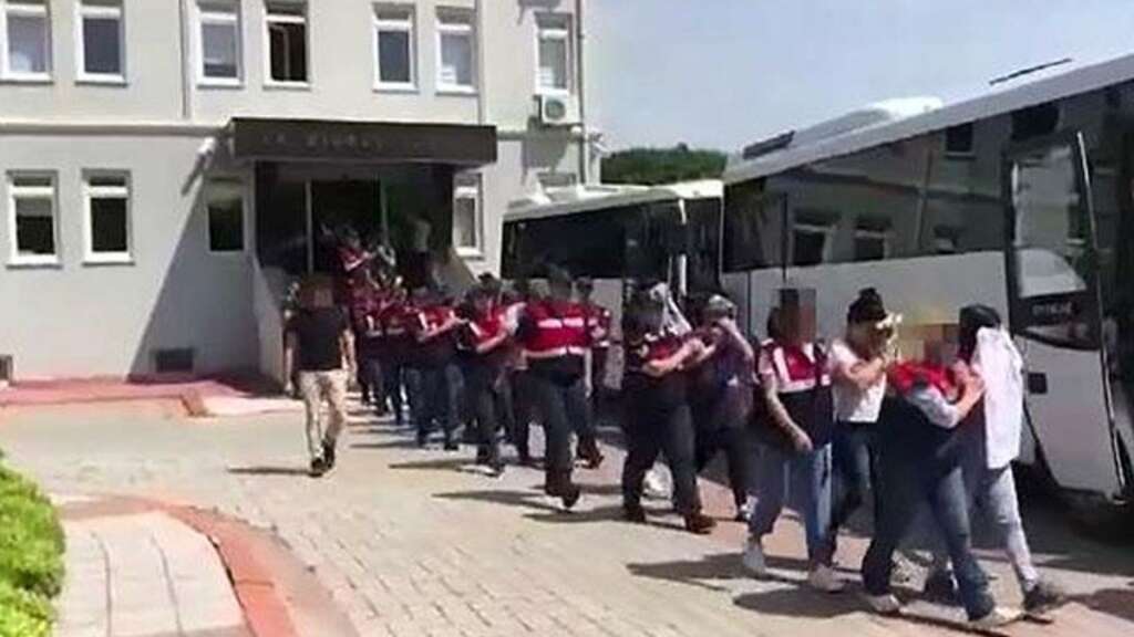 Jandarma 43 milyonluk dolandırıcılık ve para aklama çetesini çökertti