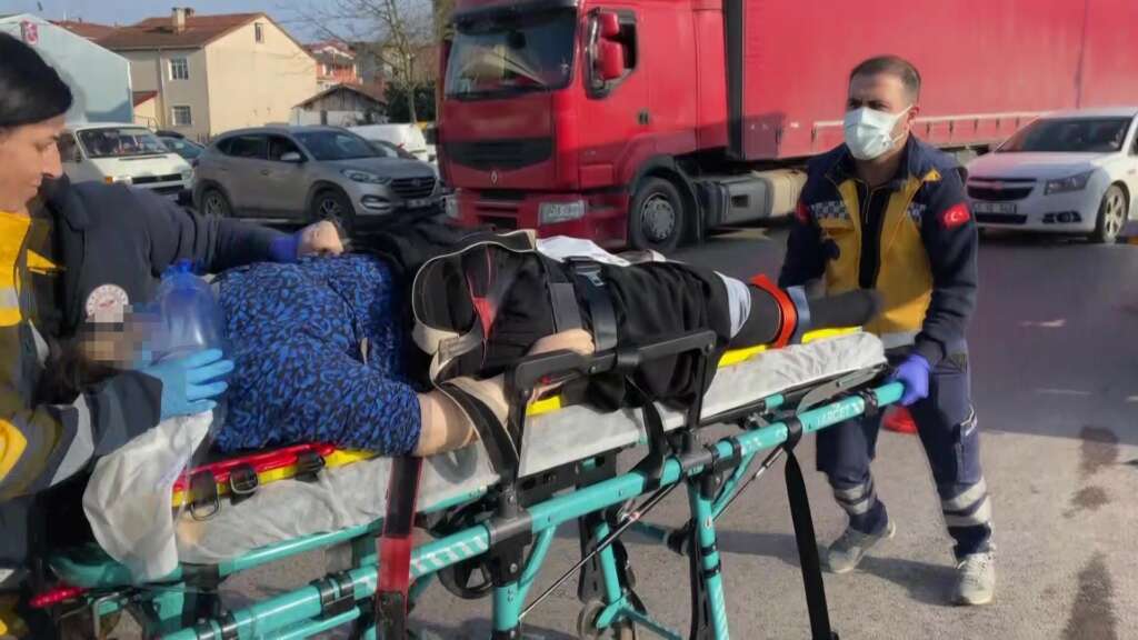 Hamile kadını taşıyan ambulans kaza yaptı, Kadın ve bebeği kurtarılamadı