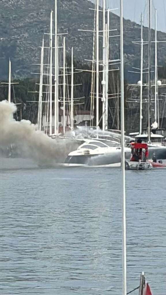 Bodrum’da milyon dolarlık motoryat alev alev yandı