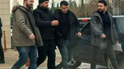 Bursa’da firari hükümlü pencereden atlayarak kaçmak isterken yakalandı