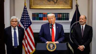 Trump: “Rusya’ya yönelik bazı ekonomik yaptırımlar yeniden değerlendirilebilir”