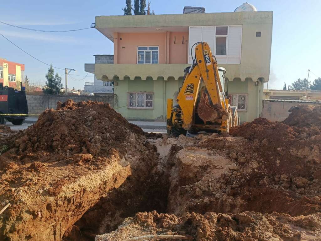 Toprak altında kalan tesisatçı hayatını kaybetti