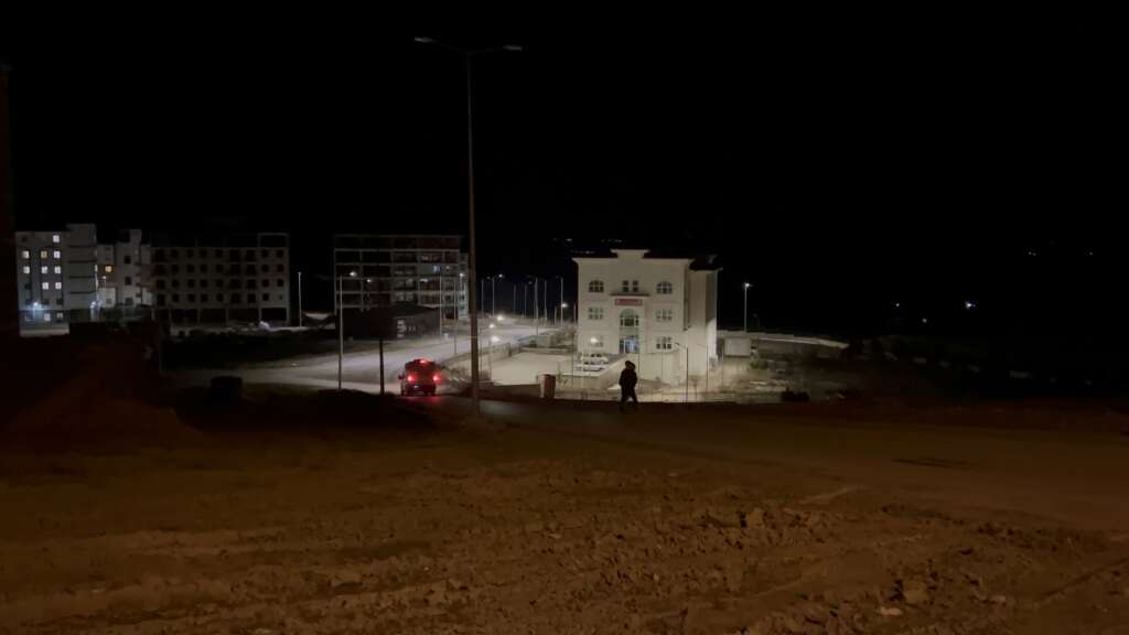 Ölü bulunan öğretmenin cenazesi Adli Tıp Kurumuna kaldırıldı