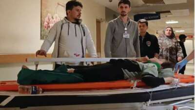 Bursa’da motosiklet kazası: 11 yaşındaki çocuğun ayağı zincire sıkıştı…