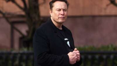 Elon Musk’tan Polonya Dışişleri Bakanı Sikorski’ye: “Sessiz ol, küçük adam”
