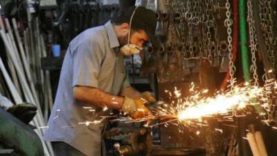 Sanayi üretimi yıllık yüzde 1,2 arttı