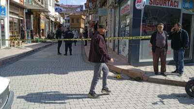 18 yaşındaki genç kavga ettiği şahsı ve kavgayı ayırmaya çalışan 5 kişiyi tüfekle vurdu