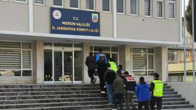 Mersin merkezli operasyonda göçmen kaçakçılığı organizatörü 5 şüpheli yakalandı