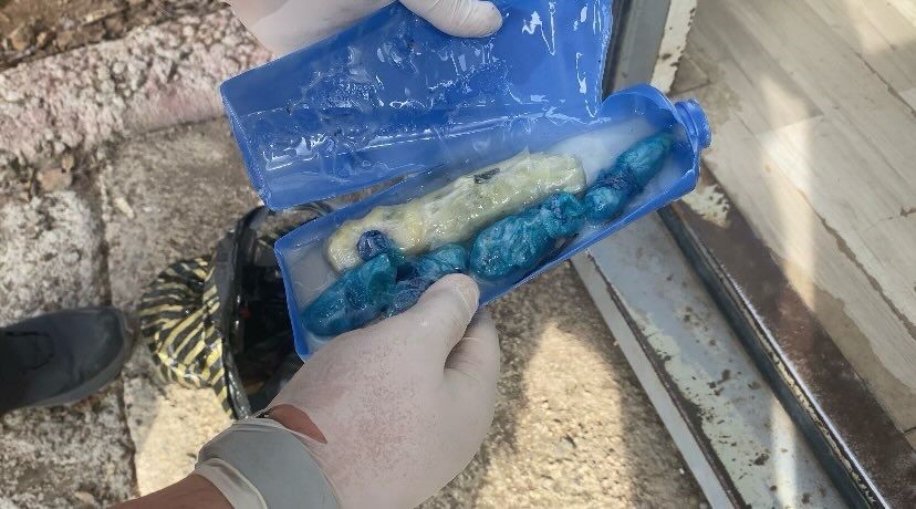 Şampuan şişesine gizlenmiş uyuşturucu ele geçirildi