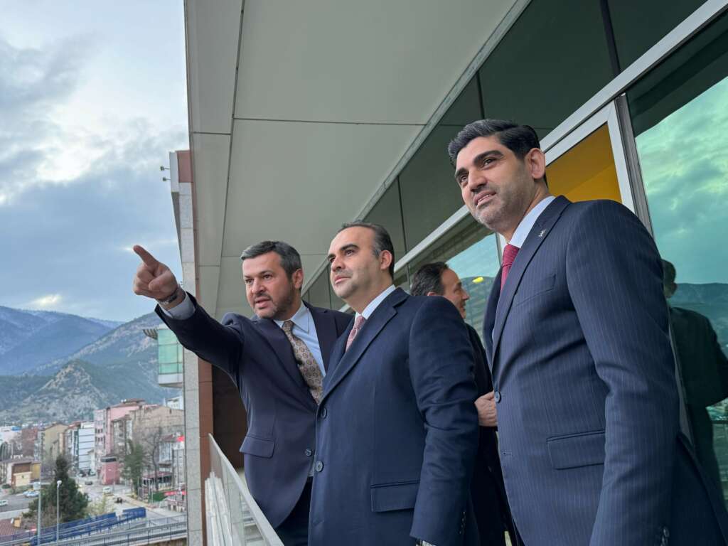 Bakan Kacır: “Türkiye Avrupa Birliği için önemli tedarik ve üretim merkezi”