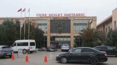 Eşini öldüren cani koca, arazide saklanırken yakalandı