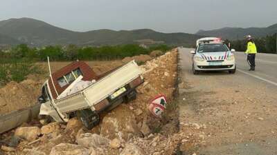 Bursa’da kamyonet şarampole uçtu : 1 yaralı