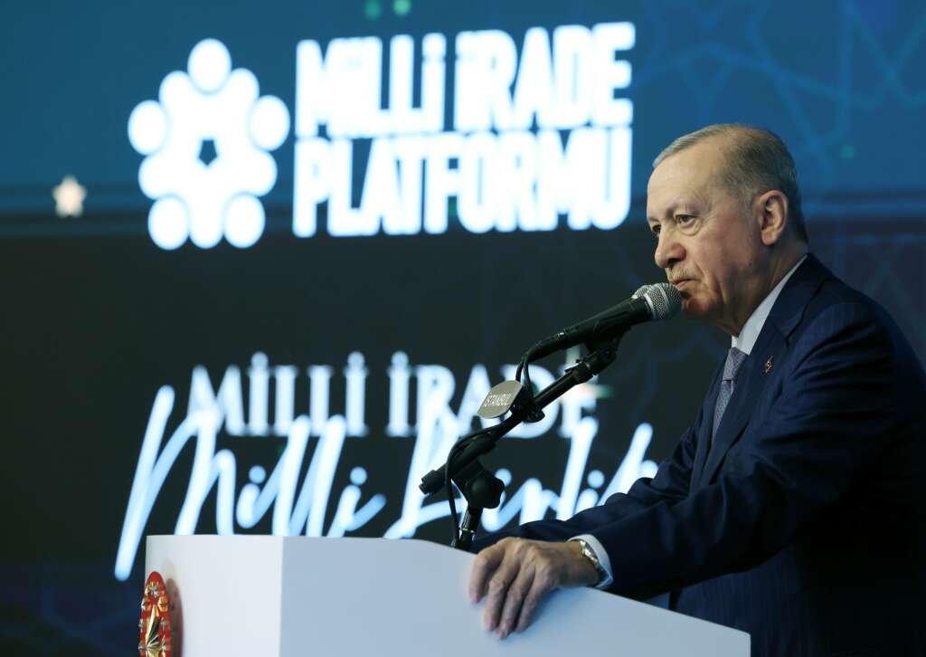 Cumhurbaşkanı Erdoğan’dan Özgür Özel’e tepki: Siyasi mandacılık talep ediyor